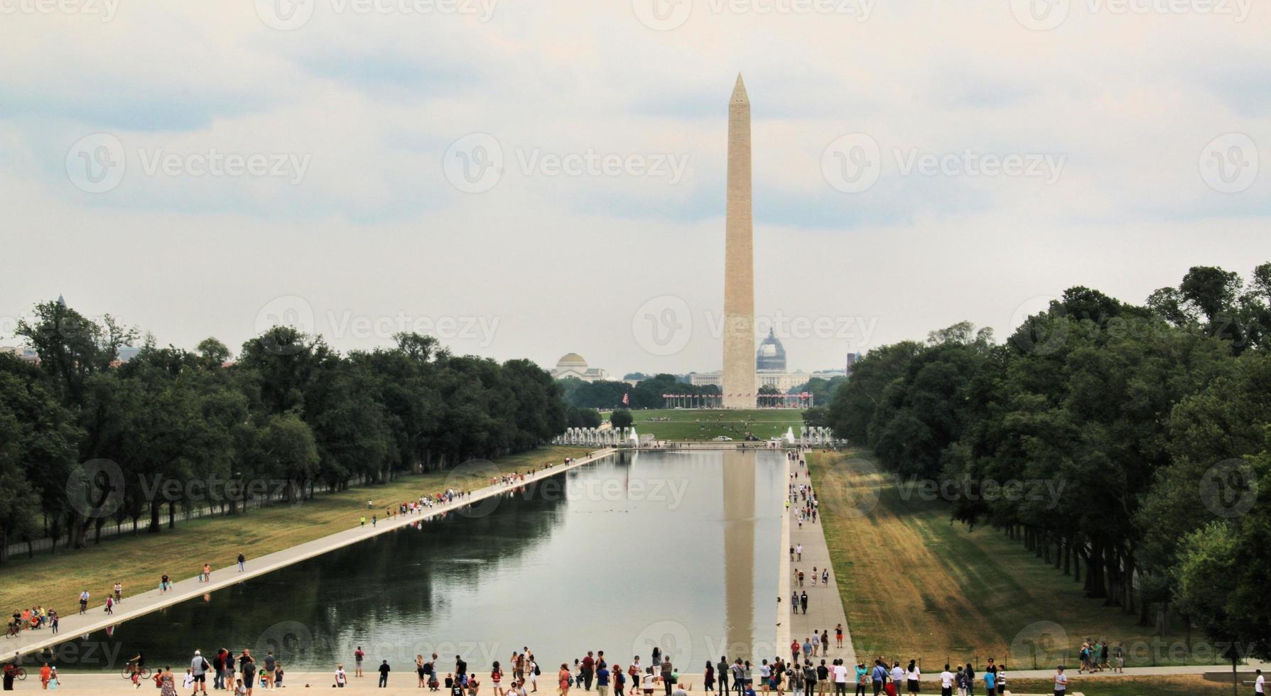 A view of the Washington Monument photo