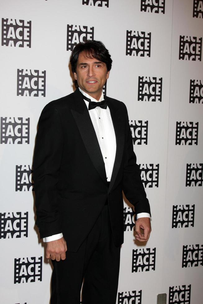 los angeles - 18 de febrero - vincent spano llega a los 62 premios anuales ace eddie en el beverly hilton hotel el 18 de febrero de 2012 en beverly hills, ca foto