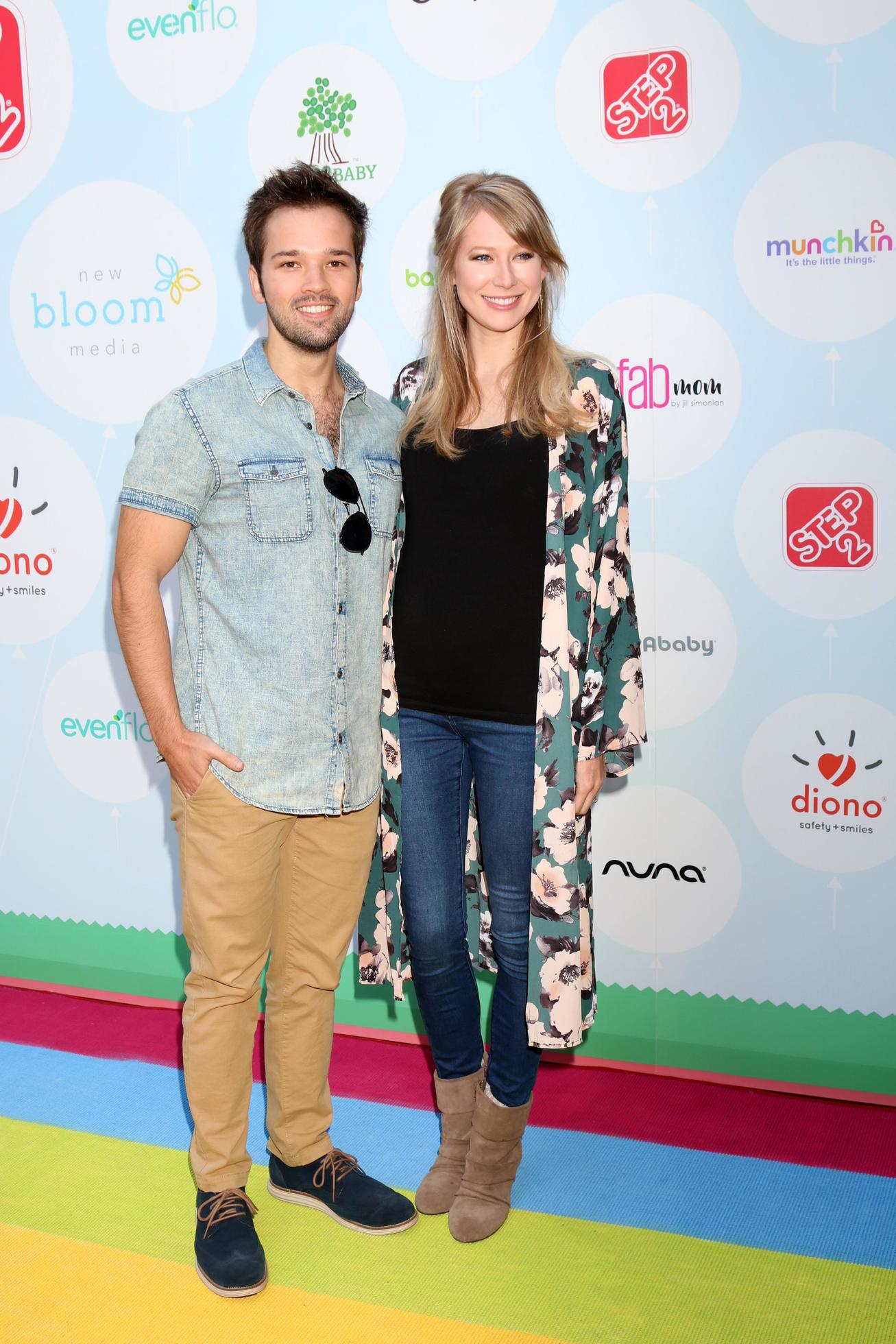 LOS ANGELES - SEP 23 Nathan Kress, London Elise Kress at the 6th Annual