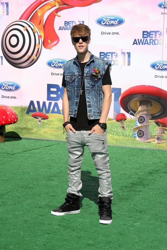 LOS ANGELES - JUN 26 - Justin Bieber arriving at the 11th Annual BET Awards at Shrine Auditorium on June 26, 2004 in Los Angeles, CA photo