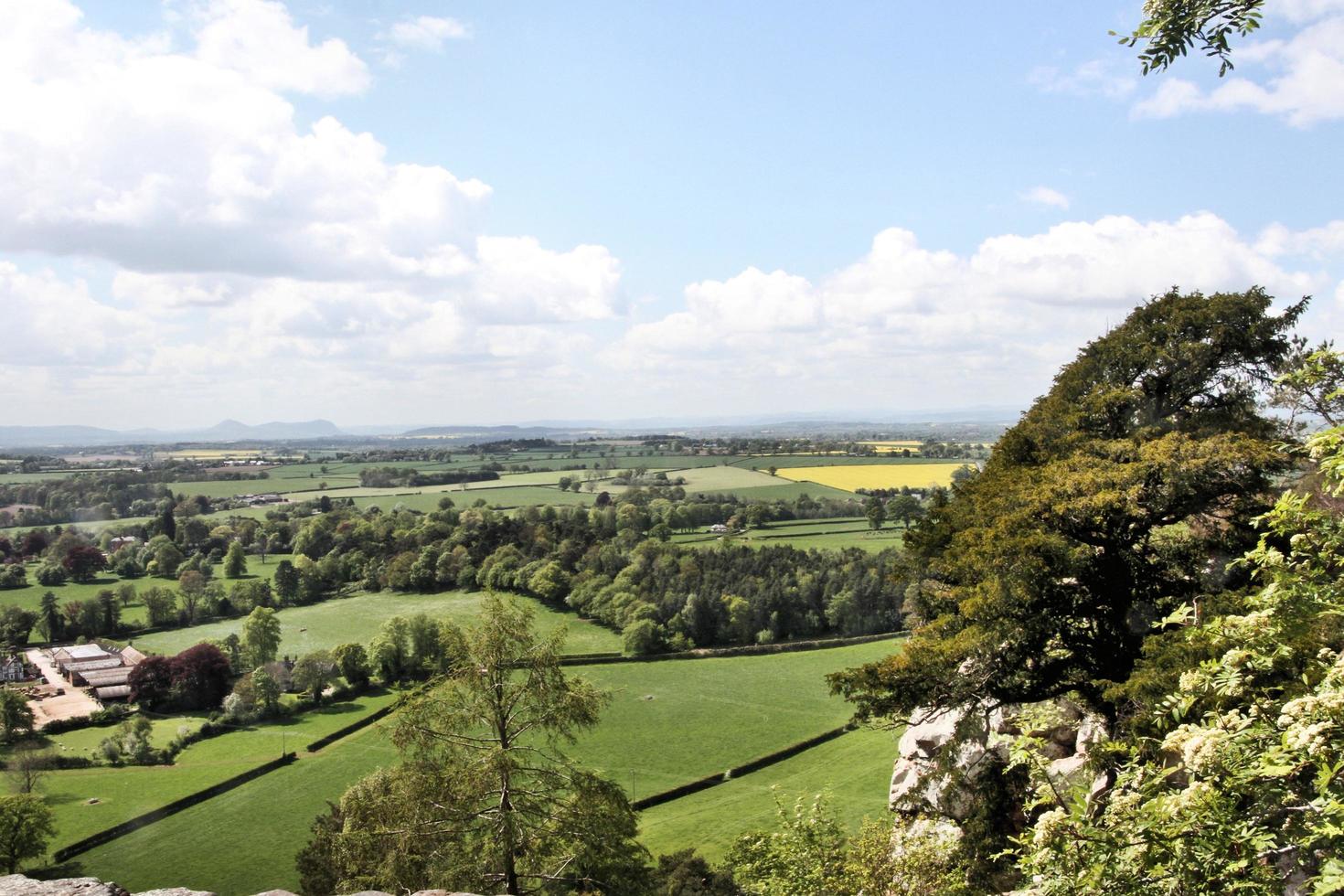 una vista de la campiña de shropshire cerca de grinshill foto