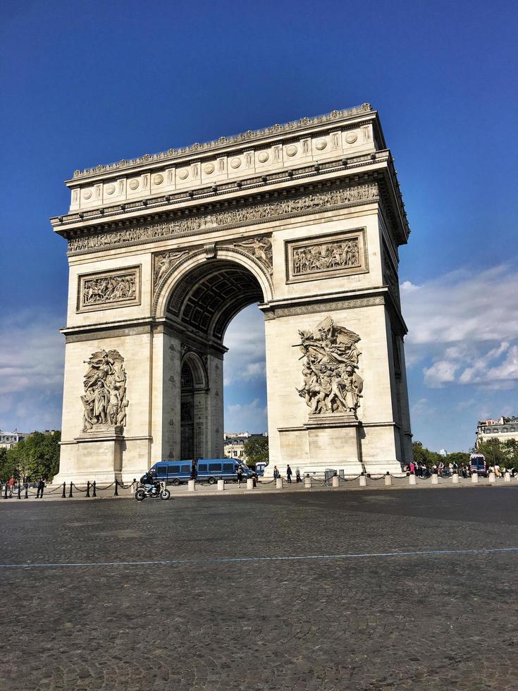 París en Francia. una vista del arco de triunfo foto
