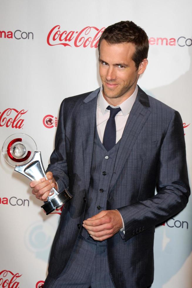 LAS VEGAS, MAR 31 - Ryan Reynolds in the CinemaCon Convention Awards Gala Press Room at Caesar s Palace on March 31, 2010 in Las Vegas, NV photo