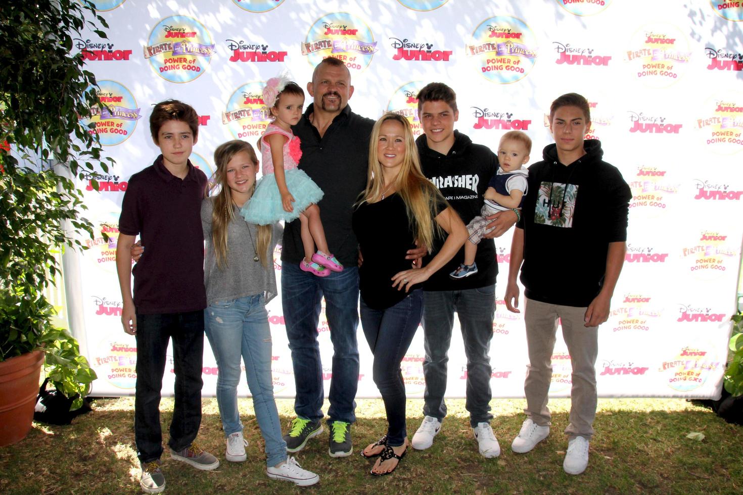 los angeles, 16 de agosto - chuck liddell en el pirata y la princesa de disney junior - poder de hacer el bien en avalon el 16 de agosto de 2014 en los angeles, ca foto