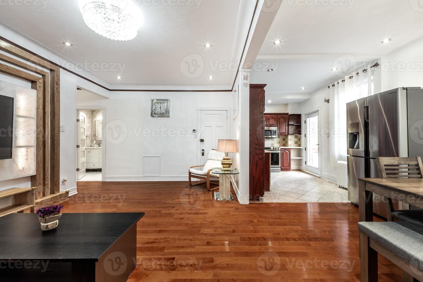 High end luxury modern fully furinished apartment in Montreal with finished basement, bedrooms, loundry, kitchen, backyard and living room photo