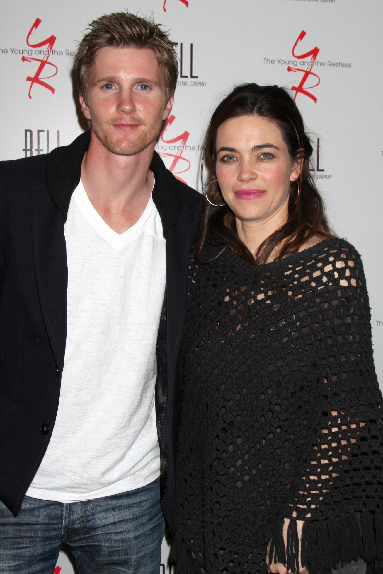 LOS ANGELES, MAR 16 Thad Luckinbill Amelia Heinle arrives at the