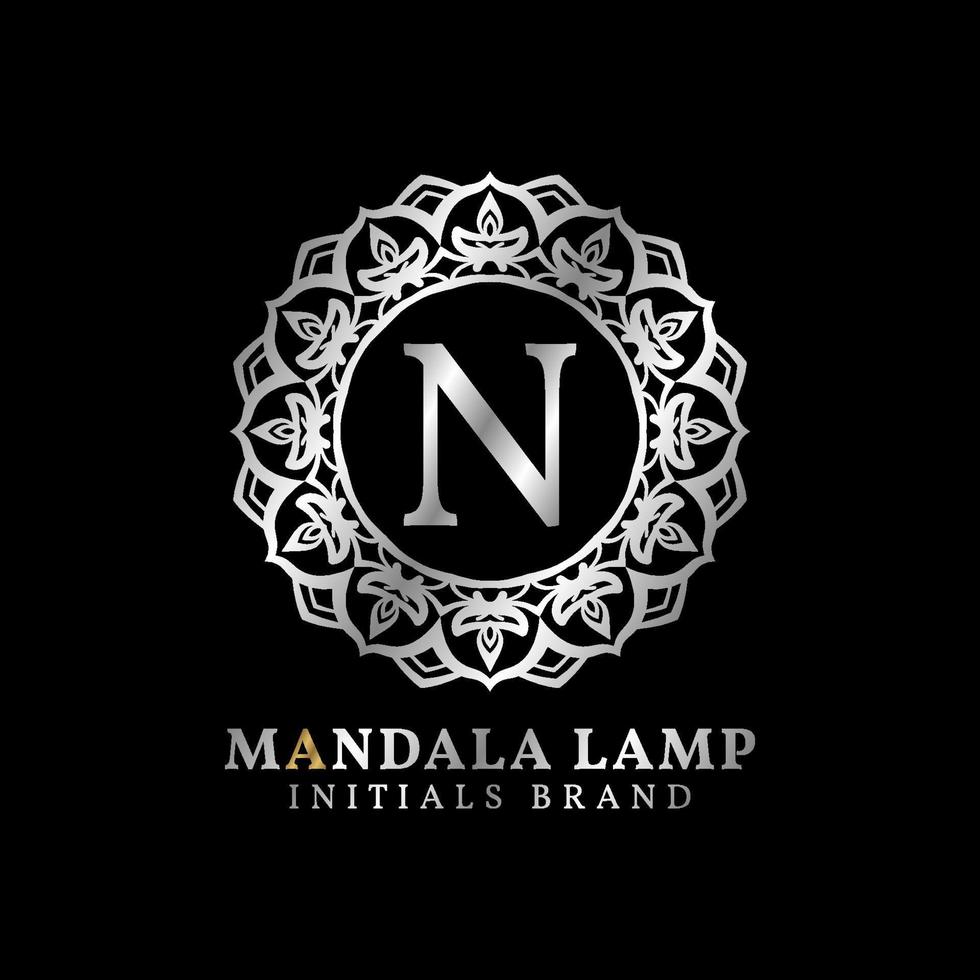 letra n mandala lámpara iniciales vector decorativo diseño de logotipo para boda, spa, hotel, cuidado de la belleza