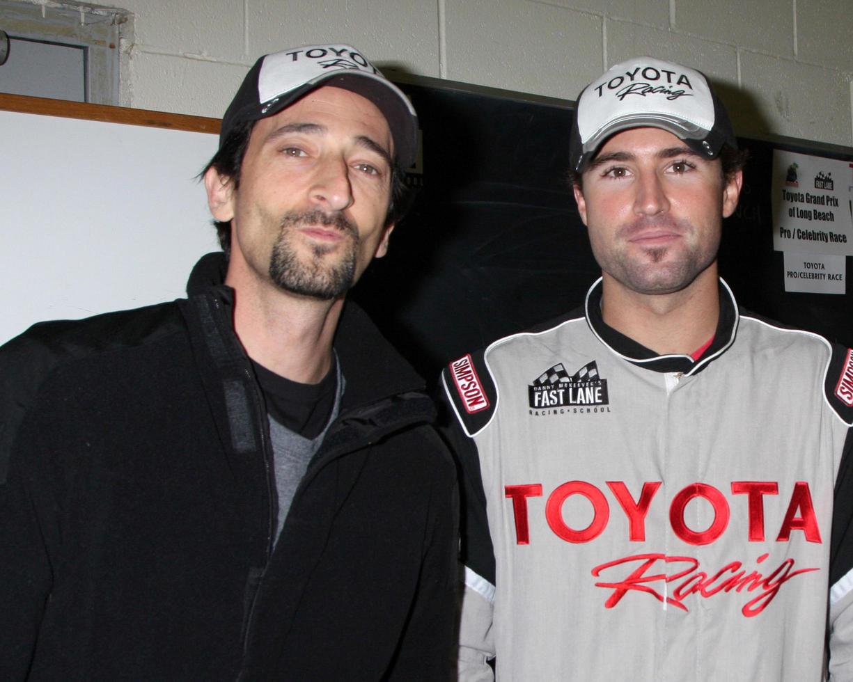 los angeles, 17 de marzo - adrien brody brody jenner en la sesión de entrenamiento para la 36a carrera toyota pro celebrity que se llevará a cabo en long beach, ca el 14 de abril de 2012 en el hipódromo de willow springs el 17 de marzo de 2012 en willow springs, ca foto