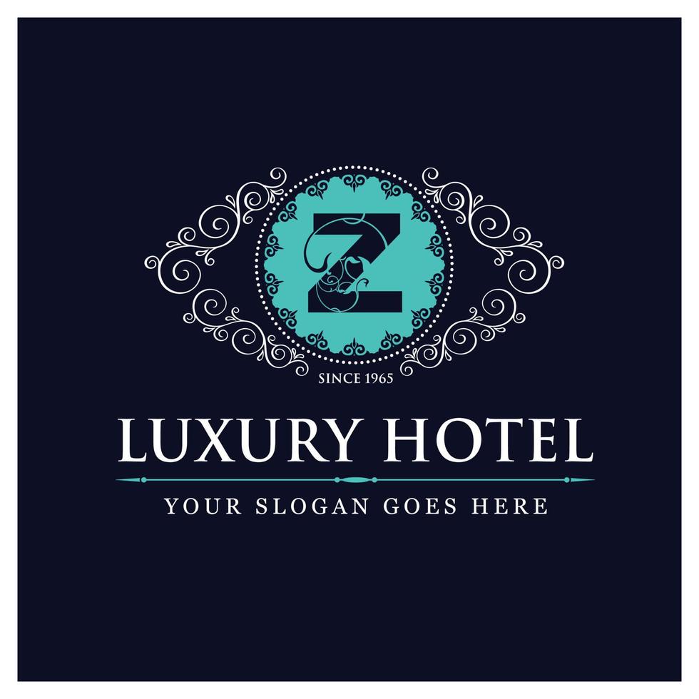 diseño de hotel de lujo con logo y vector de tipografía