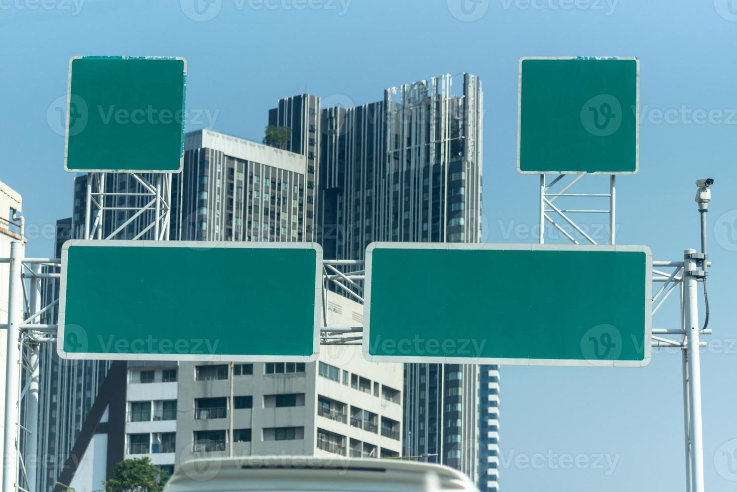 señal de autopista verde con espacio para texto. foto