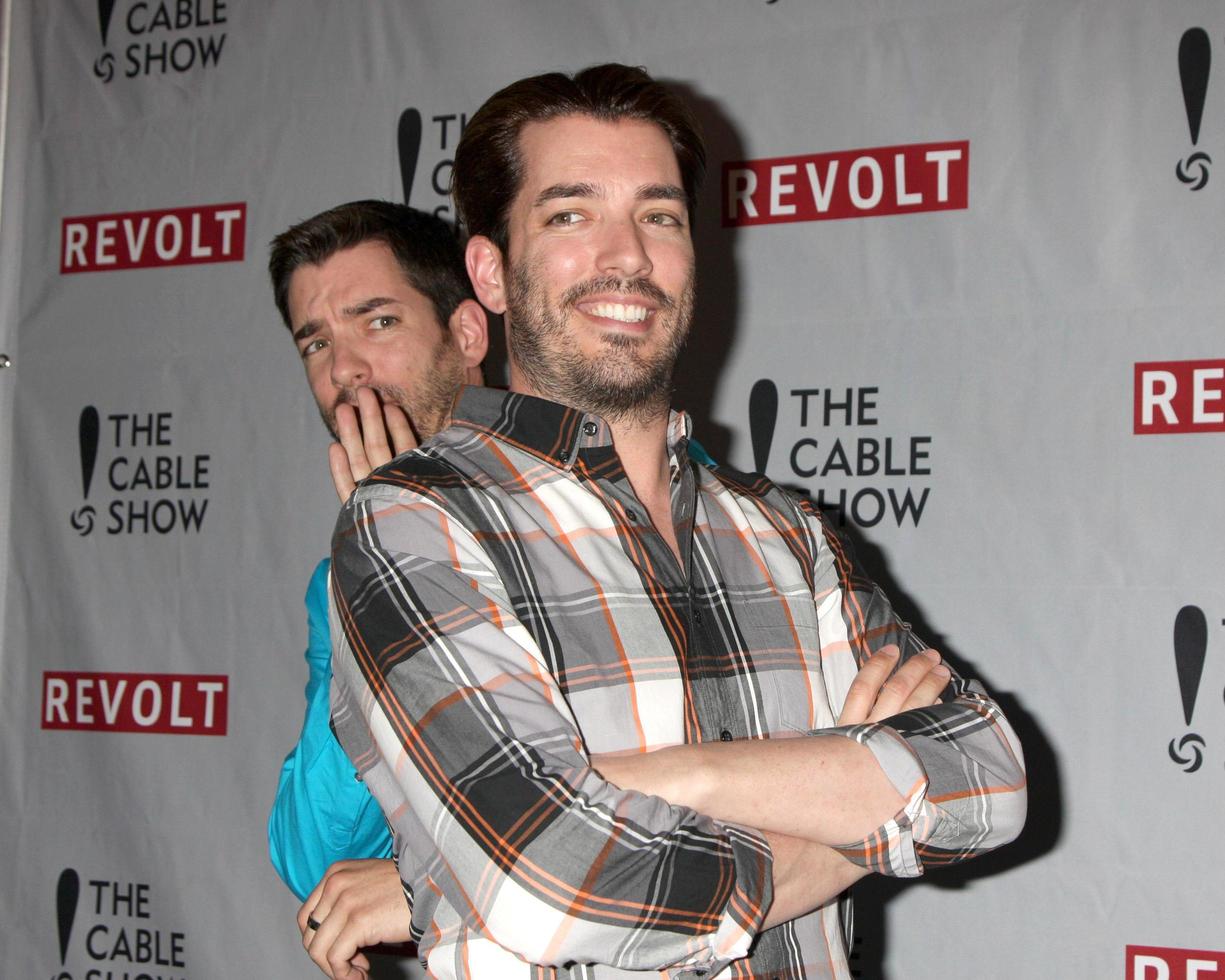 LOS ANGELES, APR 30 - Drew Scott, Jonathan Scott at the NCTA s Chairman s Gala Celebration of Cable with REVOLT at The Belasco Theater on April 30, 2014 in Los Angeles, CA photo