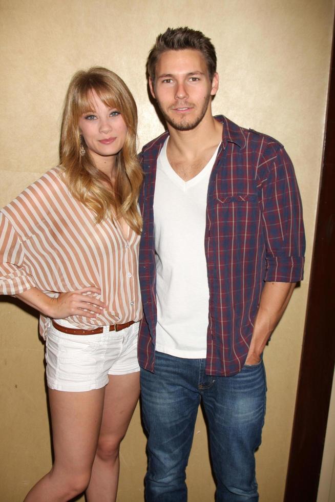 LOS ANGELES, AUG 27 - Kim Matula, Scott Clifton attending the Bold and The Beautiful Fan Event 2011 at the Universal Sheraton Hotel on August 27, 2011 in Los Angeles, CA photo