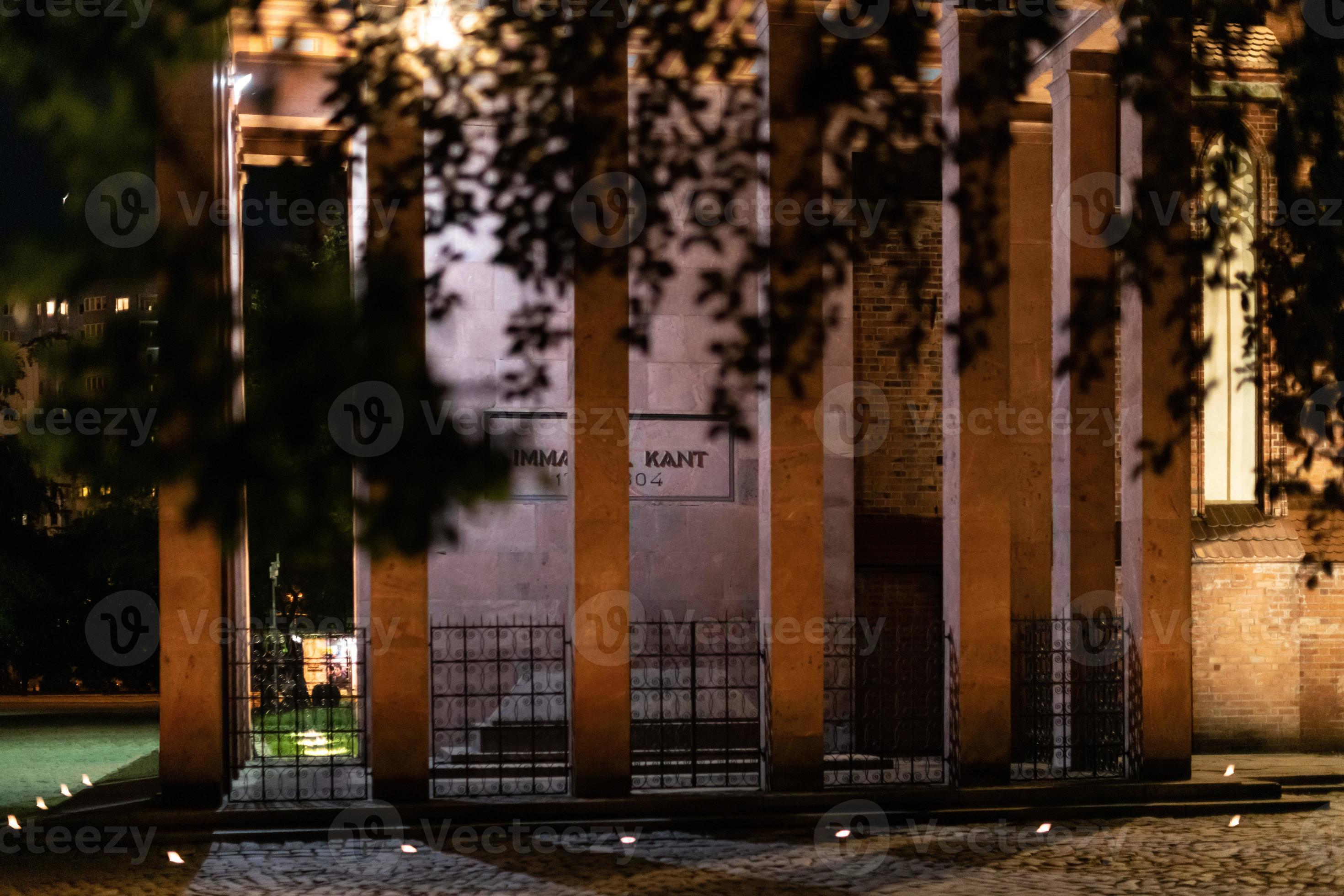 tumba de emmanuel kant. memorial para el filósofo alemán. kaliningrado