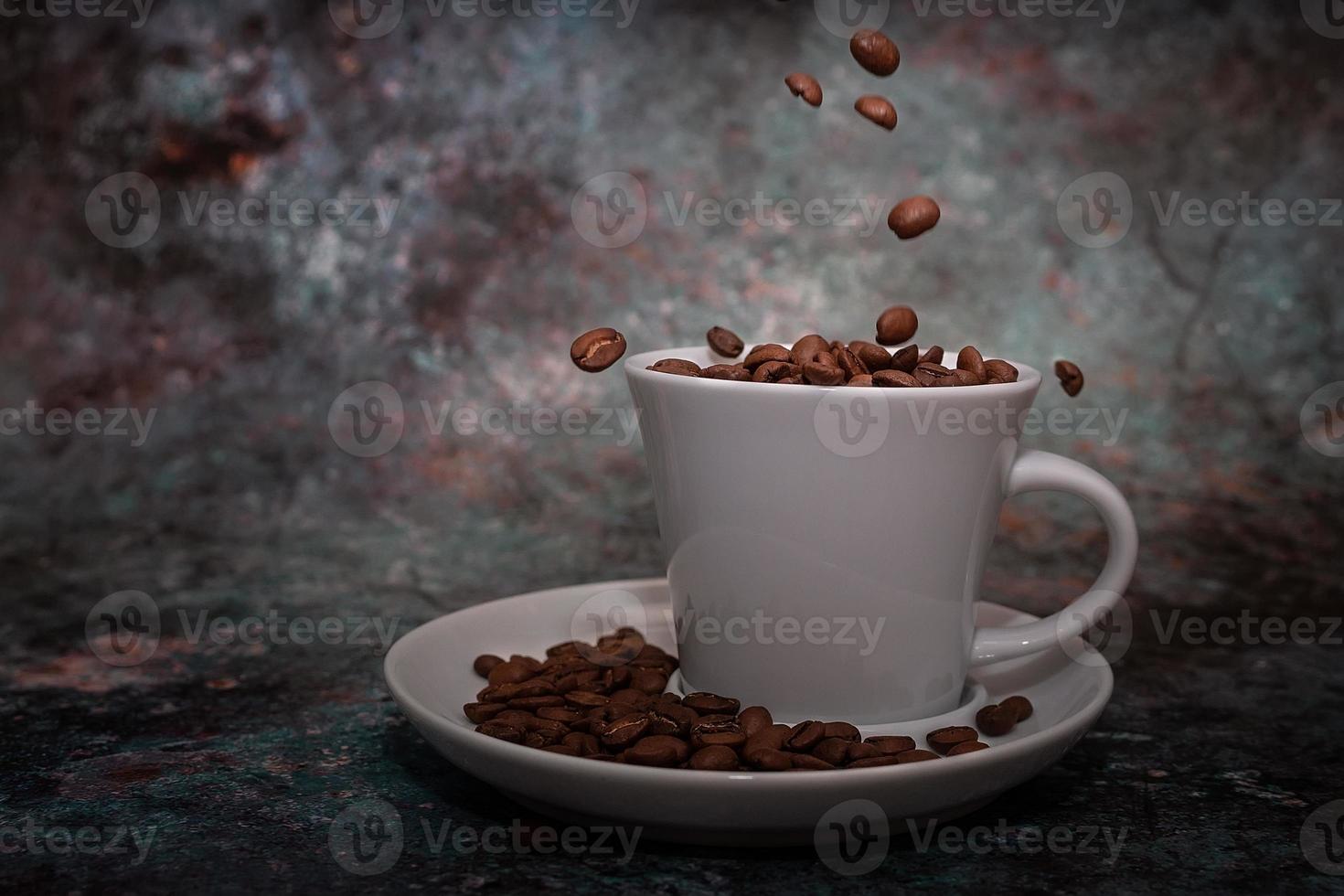 taza de café sobre fondo de mármol foto