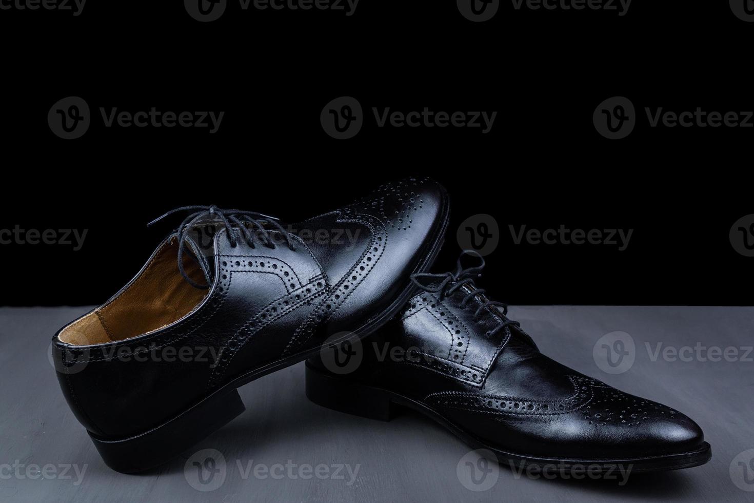 men's shoes black background photo