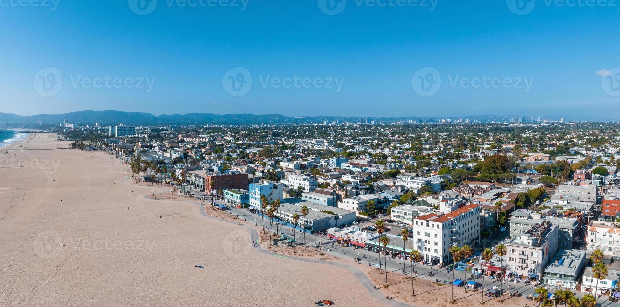 vista aérea de la costa en venice beach, ca foto