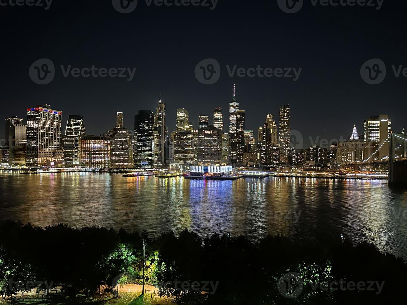 New York night skyline photo