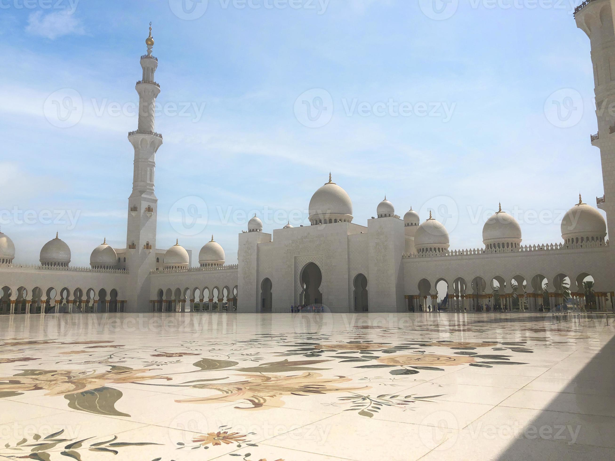 Abu Dhabi Mosque 13565906 Stock Photo at Vecteezy