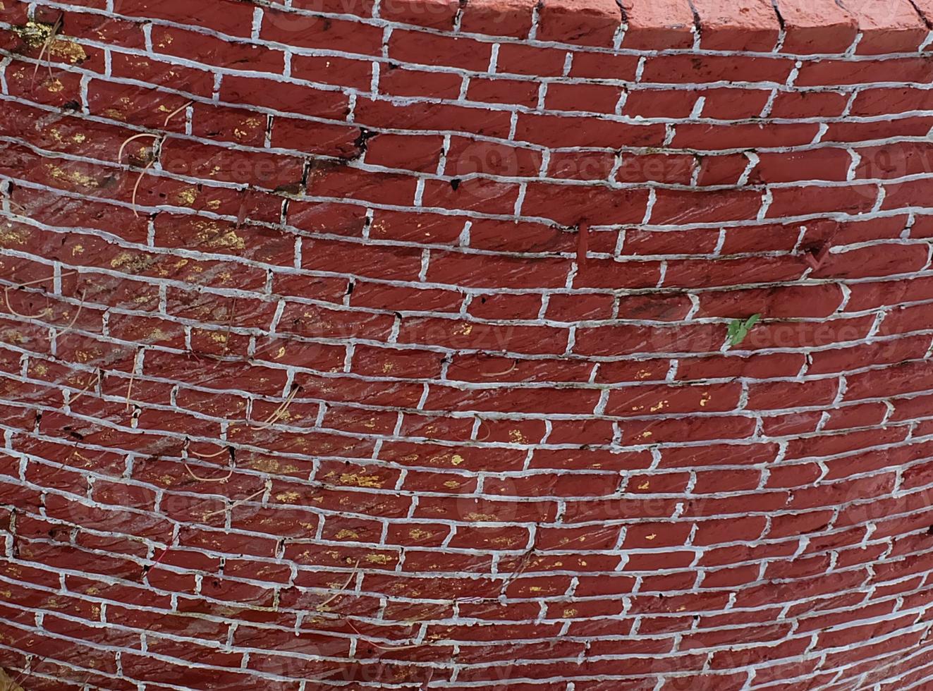 Red brick wall photo