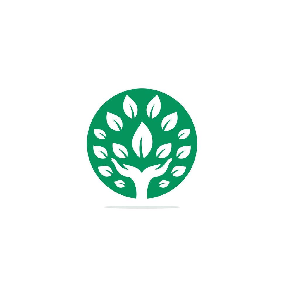 diseño creativo del logotipo del árbol de la mano verde. logotipo de productos naturales. vector