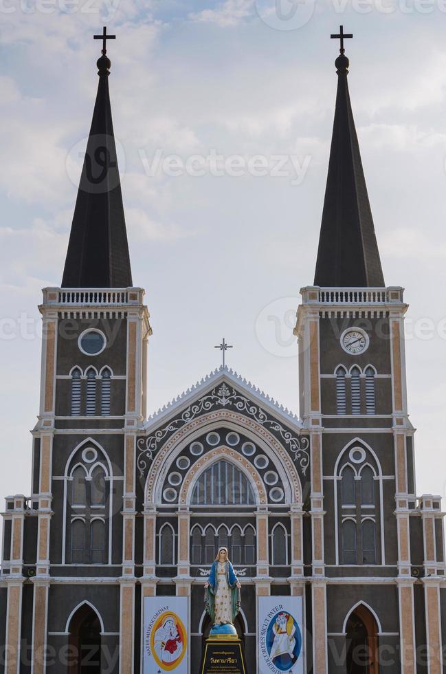 la catedral de la inmaculada concepción chanthaburi en la provincia de chanthaburi de tailandia foto