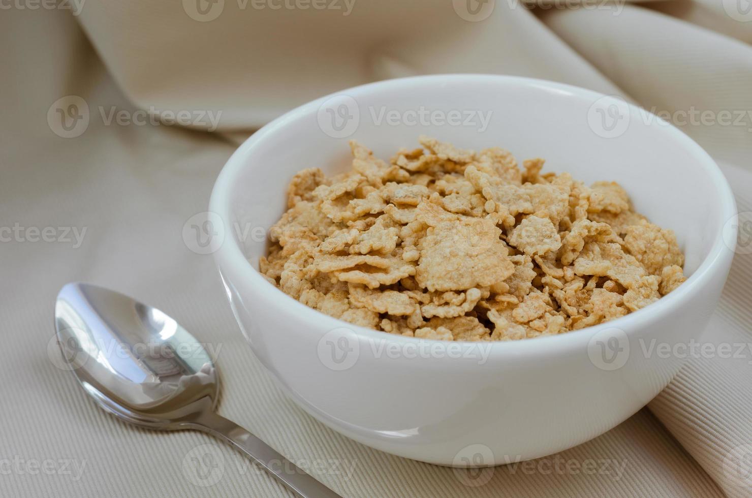 cereal de copos de maíz para el desayuno foto