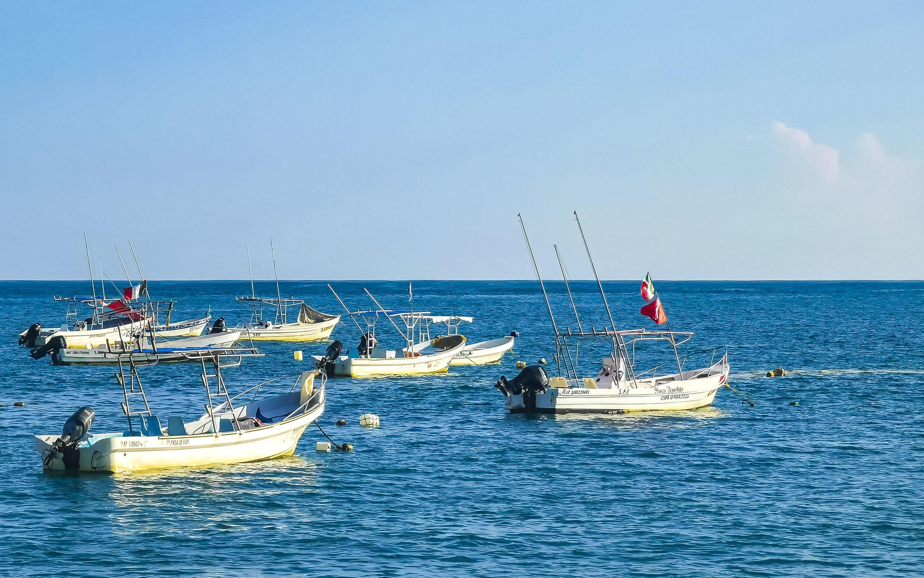 puerto escondido oaxaca mexico 2022 lanchas yates barco embarcadero