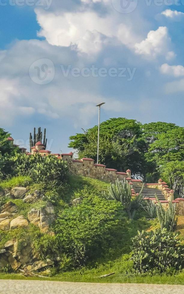 hermosa vista panorámica panorámica de la ciudad zicatela puerto escondido méxico. foto