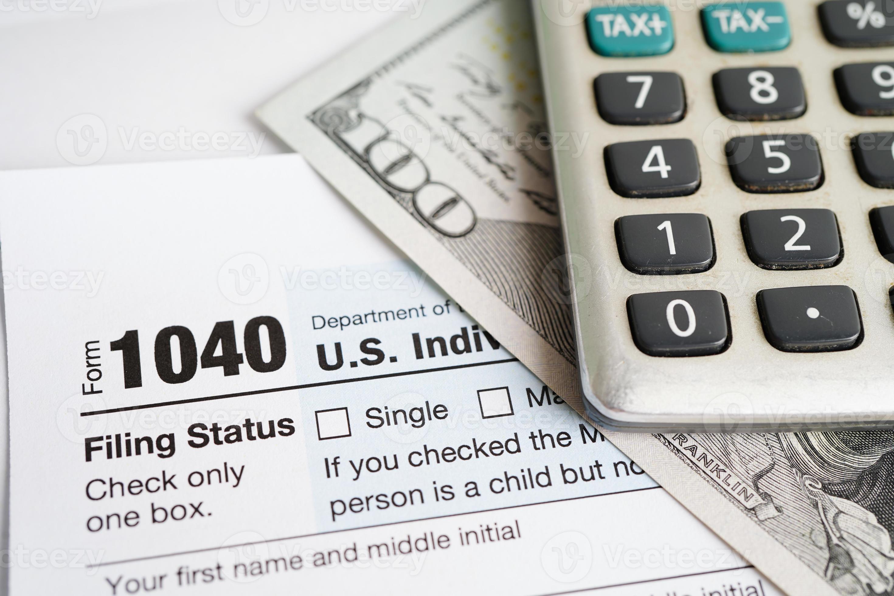 Tax form 1040 U.S. Individual Tax Return, business finance concept. 13671908 Stock Photo