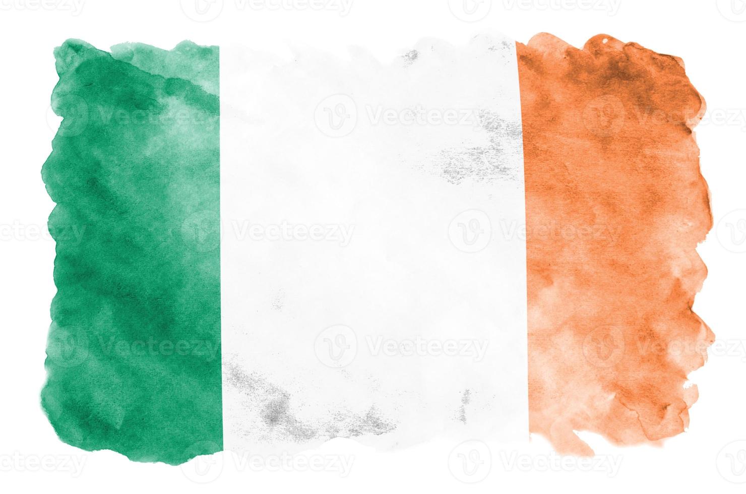 la bandera de irlanda está representada en estilo acuarela líquida aislada en fondo blanco foto