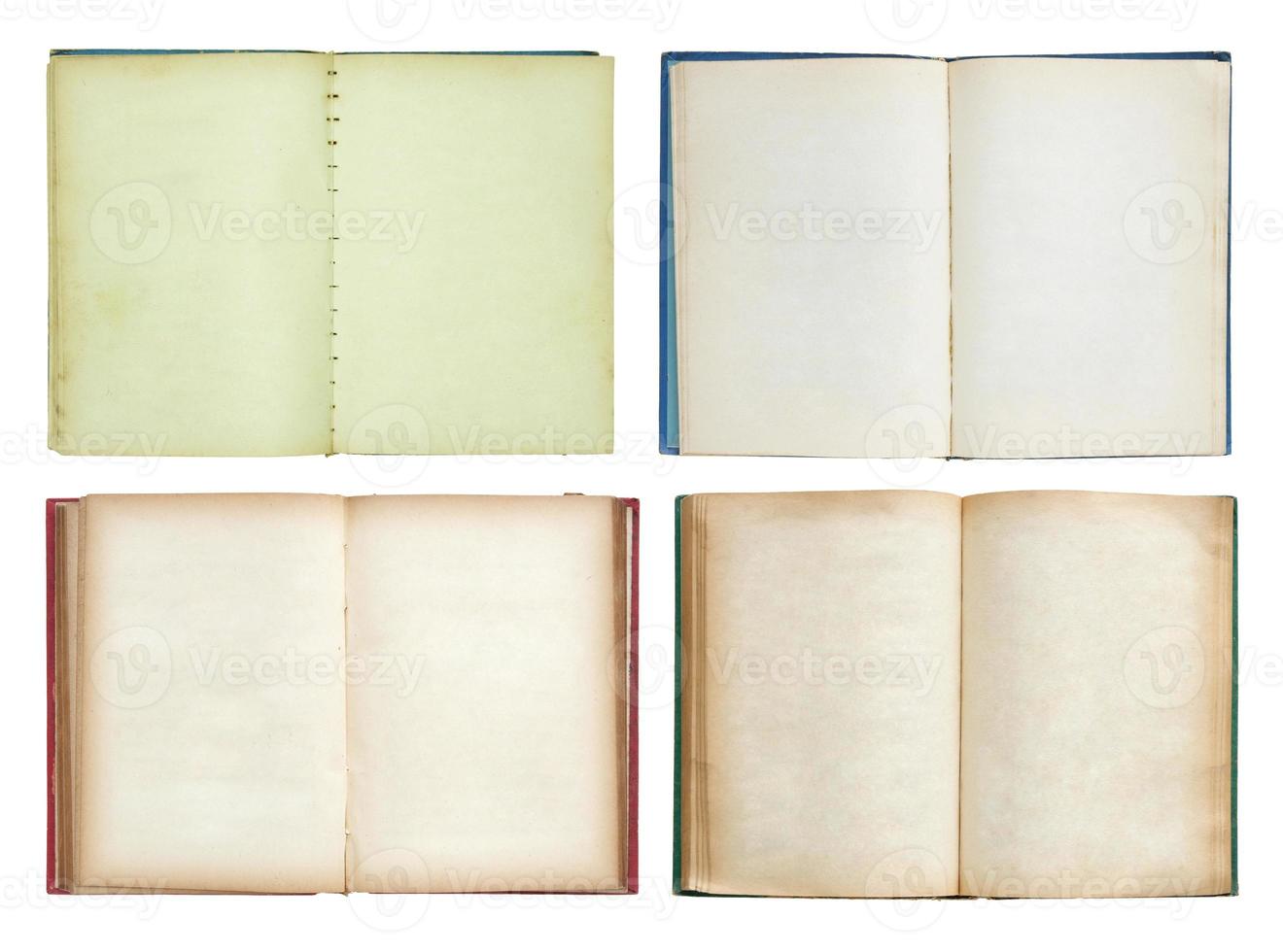 conjunto de libro antiguo abierto aislado sobre fondo blanco foto