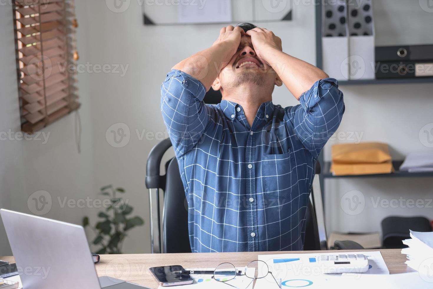 Concept Burnout Syndrome. Business Woman feels uncomfortable working. Which is caused by stress, accumulated from unsuccessful work And less resting body. Consult a specialist psychiatrist. photo