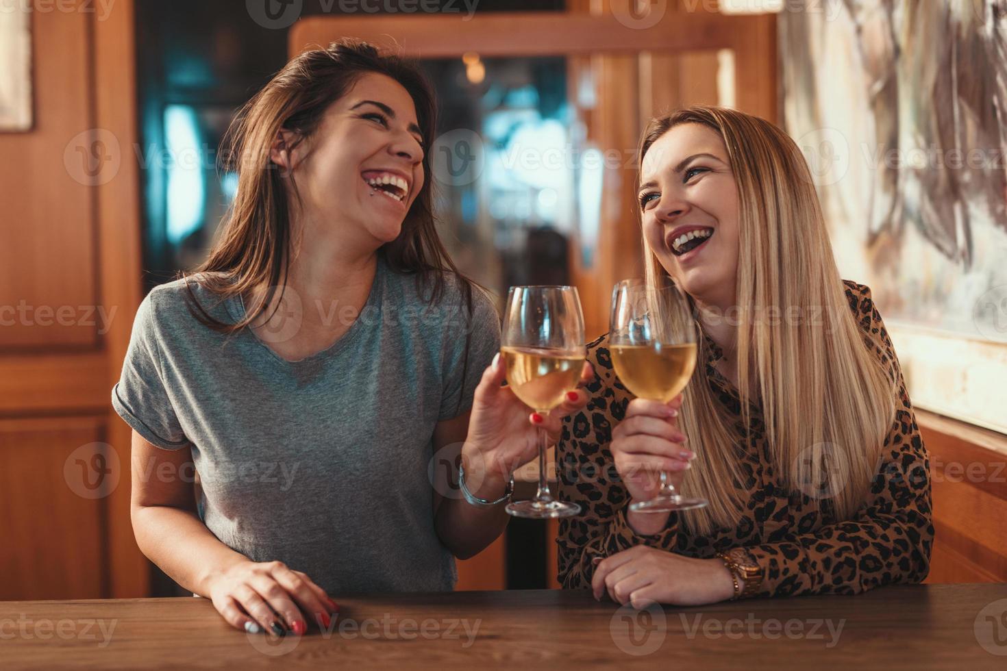 aplausos en el bar foto