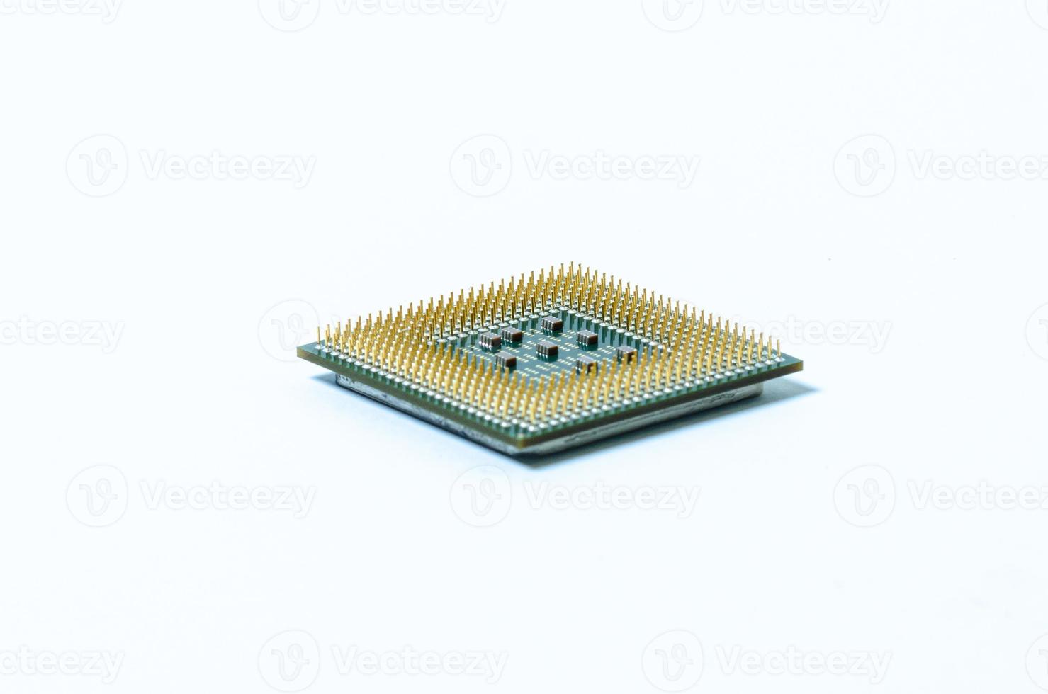 Procesador de computadora cpu unidad central de procesamiento microchip aislado sobre fondo blanco. foto