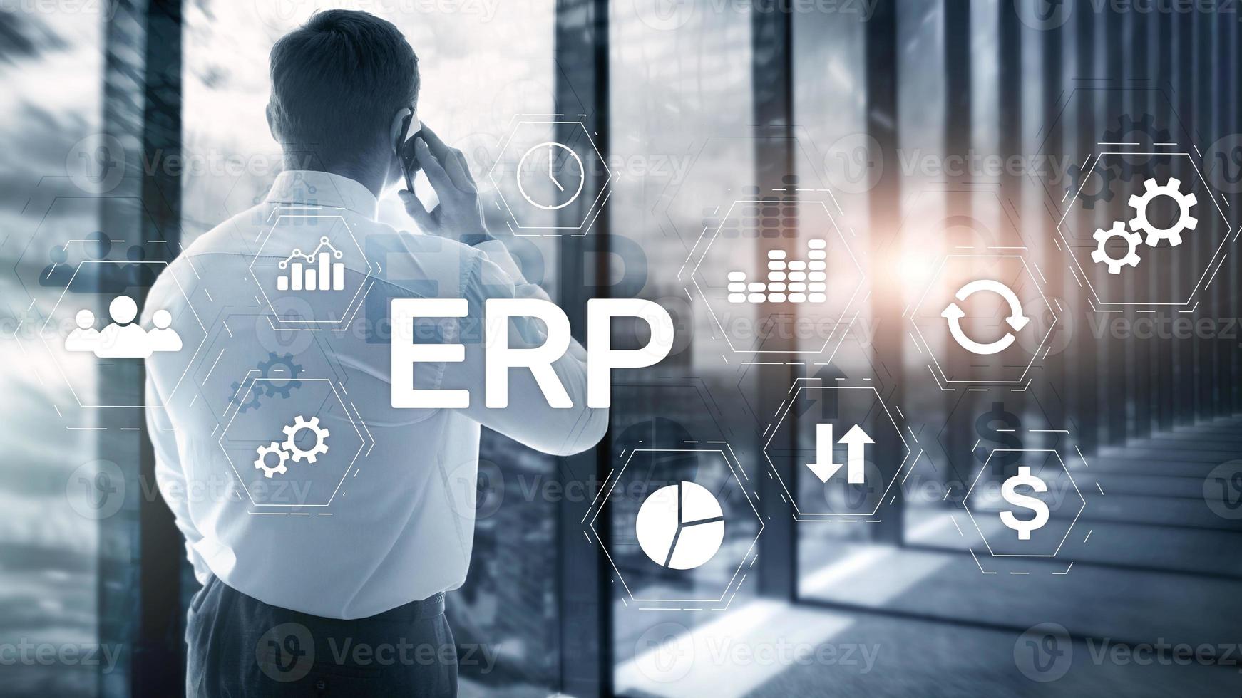 sistema erp, planificación de recursos empresariales sobre fondo borroso. concepto de innovación y automatización empresarial. foto