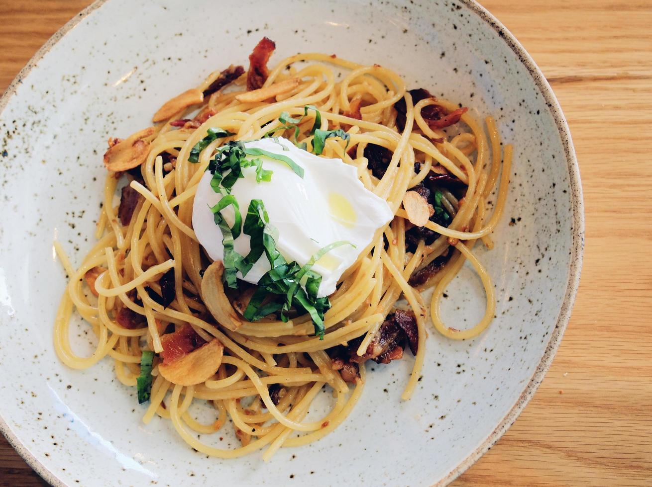 Italian spaghetti and bacon with egg photo