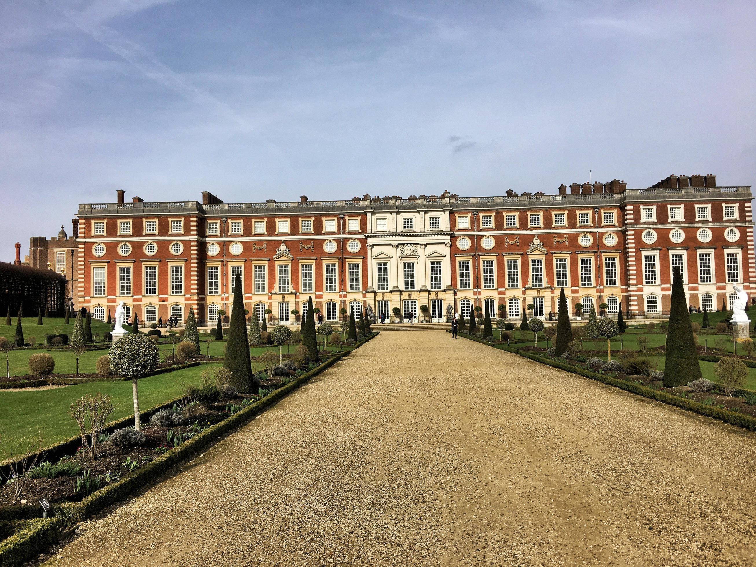 London in the UK in 2019. A view of Hampton Court Palace 13883910 Stock Photo at Vecteezy