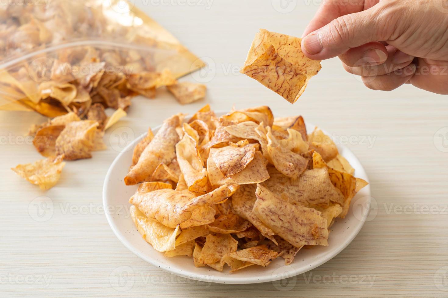 chips de taro dulce crujiente - snack foto