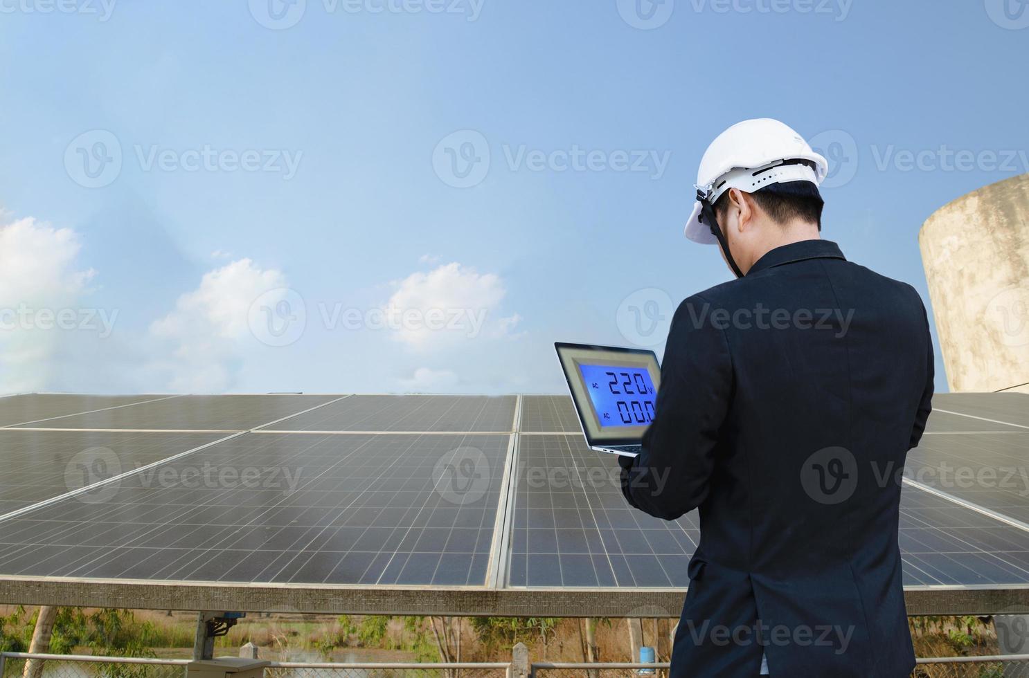 sistemas de suministro de energía fotovoltaica. paneles de energía solar. planta de energía solar. la fuente de energía renovable ecológica. - imagen foto