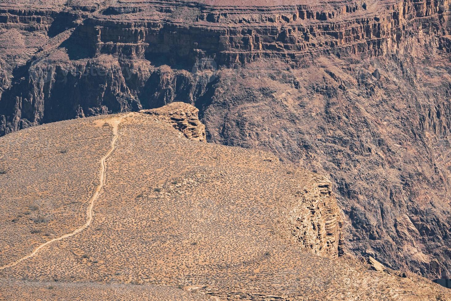 vista aérea de majestuosos acantilados en el parque nacional del gran cañón foto