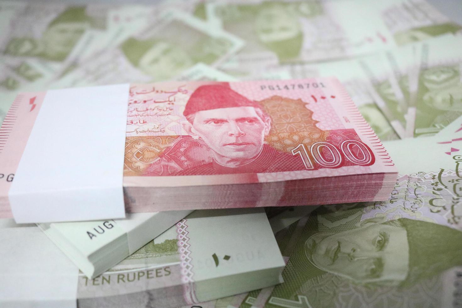 Pakistani currency mix note bundle photo