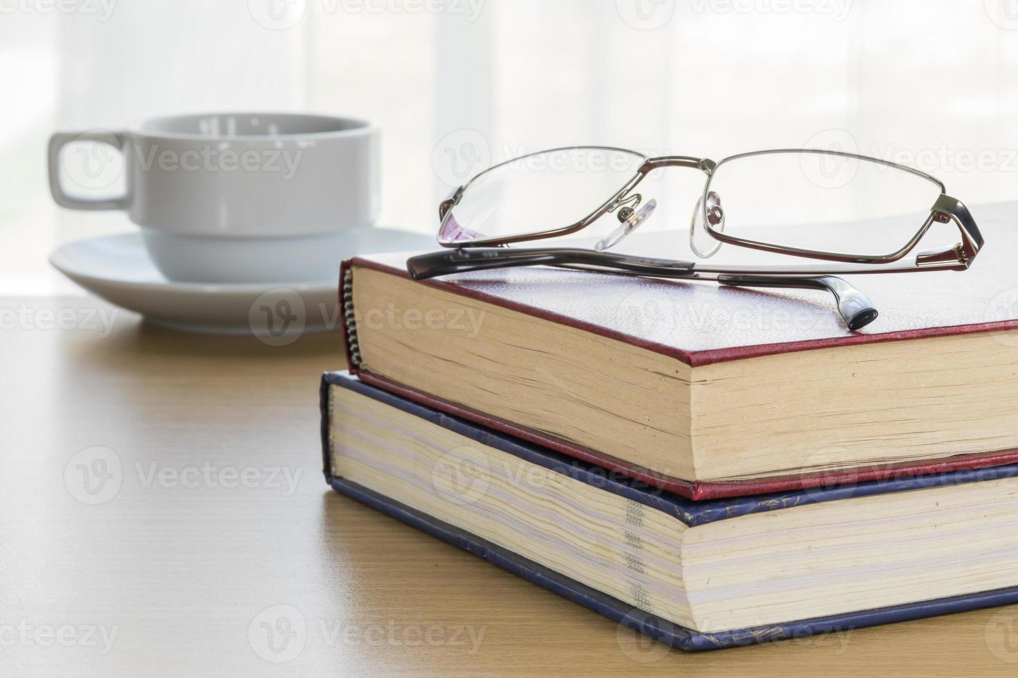 Pen put on notepad open blank page photo