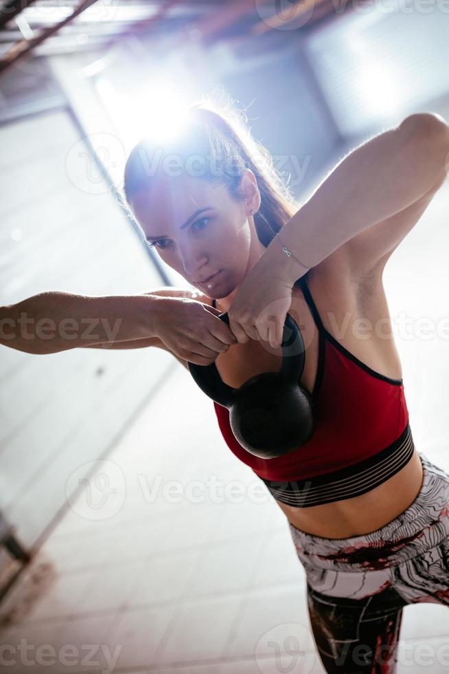 entrenamiento explosivo con pesas rusas foto