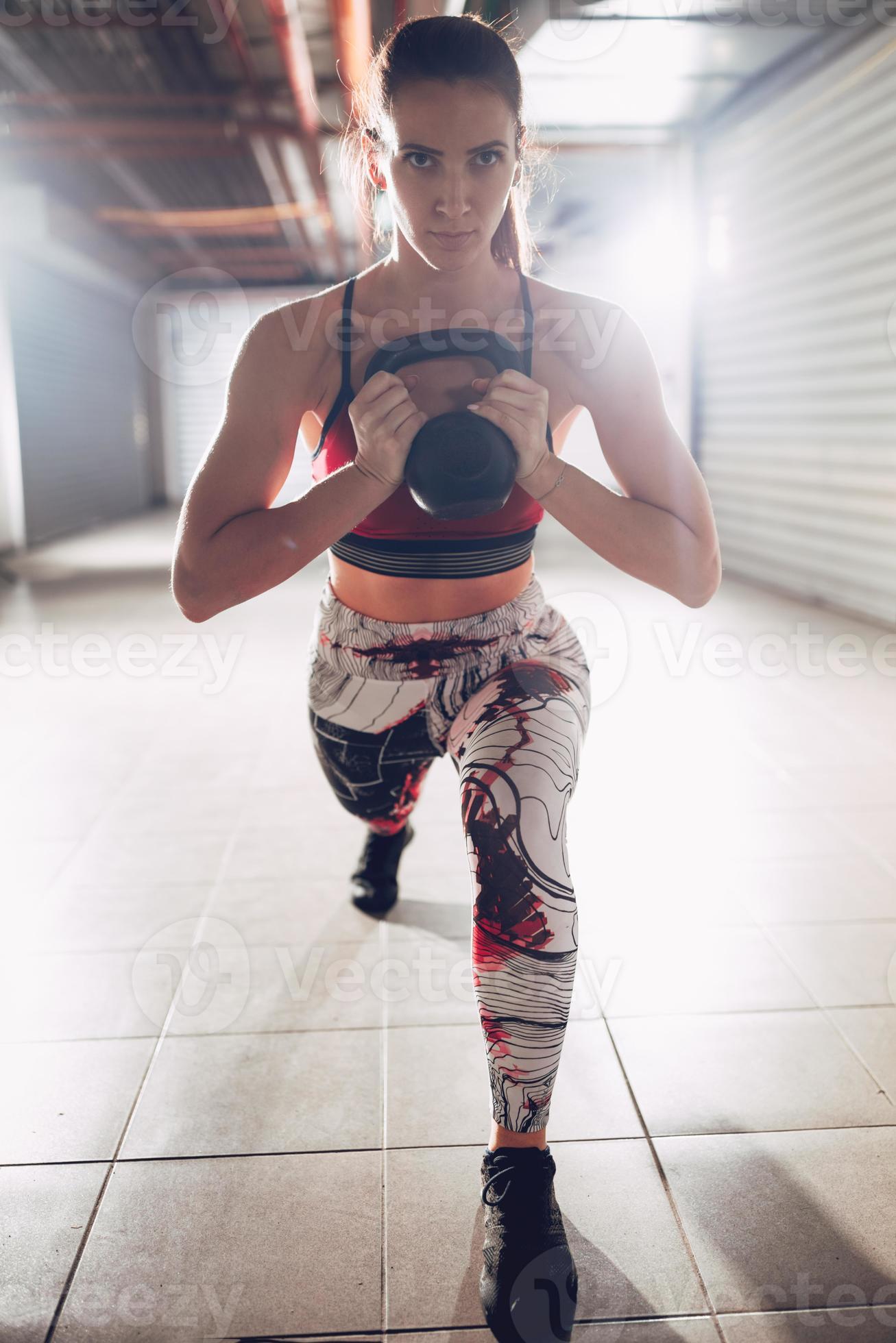 Explosive Kettlebell Workout 14068873 Stock Photo at Vecteezy