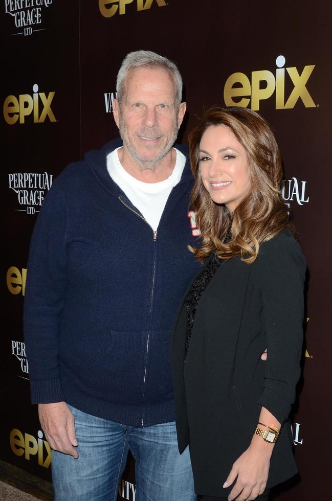 los angeles - 21 de mayo - steve tisch, dana norris en la gracia perpetua, ltd estreno de los angeles en el teatro linwood dunn, el 21 de mayo de 2019 en los angeles, ca foto