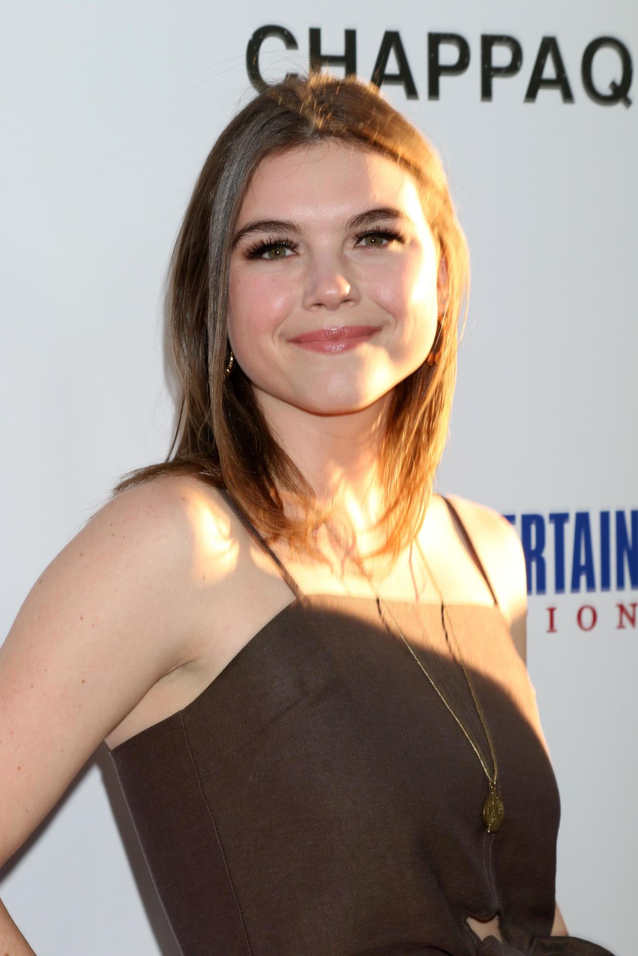 los angeles - 28 de marzo - tabitha brownstone en el estreno de