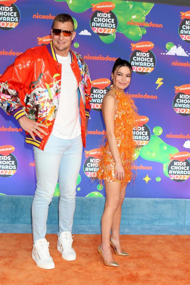 LOS ANGELES - APR 9 - Rob Gronkowski, Miranda Cosgrove at the 2022 Kids Choice Awards at Barker Hanger on April 9, 2022 in Santa Monica, CA photo