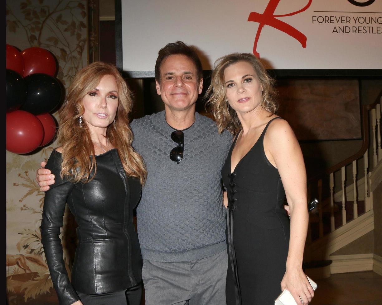 los angeles - 26 de marzo - tracey bregman, christian leblanc, gina tognoni en the young and the restless celebran el 45 aniversario en cbs television city el 26 de marzo de 2018 en los angeles, ca foto