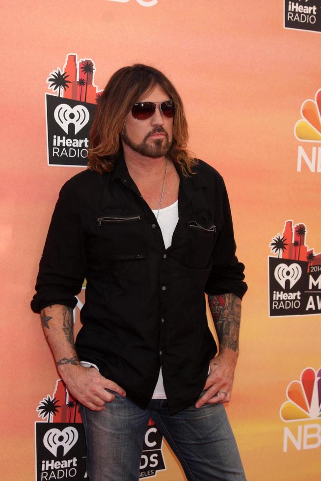 los angeles, 1 de mayo - billy ray cyrus en los 1st iheartradio music awards en shrine auditorium el 1 de mayo de 2014 en los angeles, ca foto