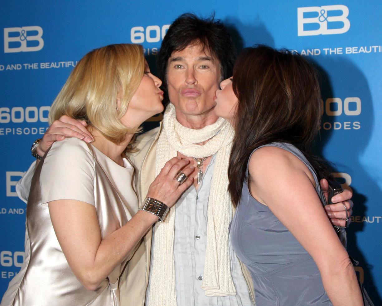 los angeles, 7 de febrero - katherine kelly lang, ronn moss, hunter tylo en la celebración del espectáculo número 6000 en the bold and the beautiful en cbs television city el 7 de febrero de 2011 en los angeles, ca foto